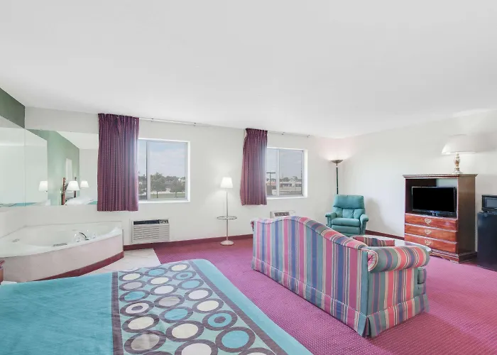 Super 8 By Wyndham Kennett
