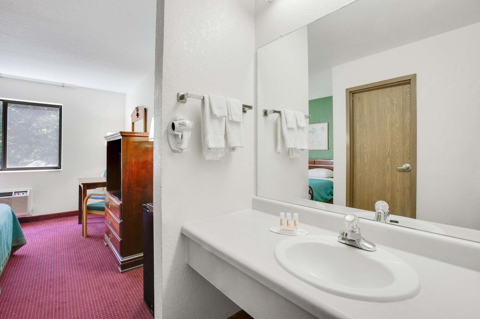 Super 8 By Wyndham 2* Kennett